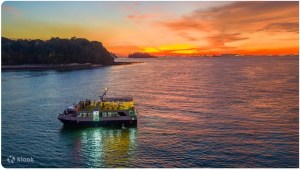 Singapore Southern Straits — Sunset Dinner Cruise