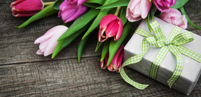 Flowers and gifts for her